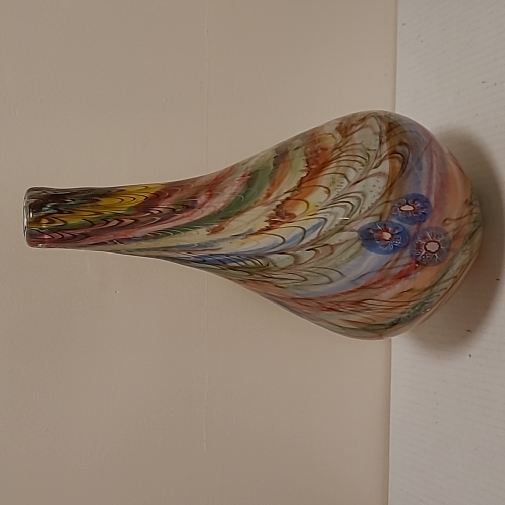Beautiful Handblown Glass Vase - Picture 1 of 16